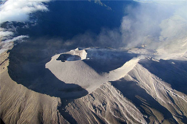 世界上最危险的火山 这些火山都很危险相当不安分