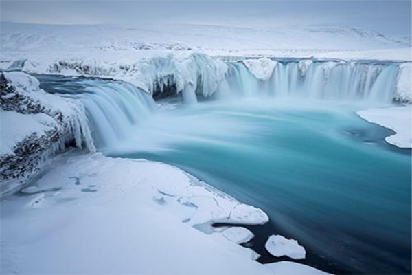 世界上最大的冰库 南极洲,属于大陆气候常年严寒