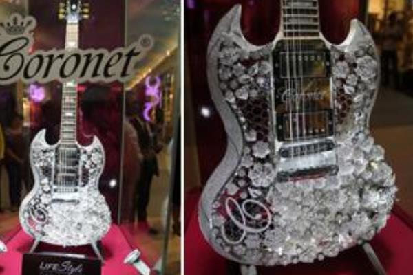世界上最贵的吉他:镶嵌400克拉钻石(总价高达1300万)