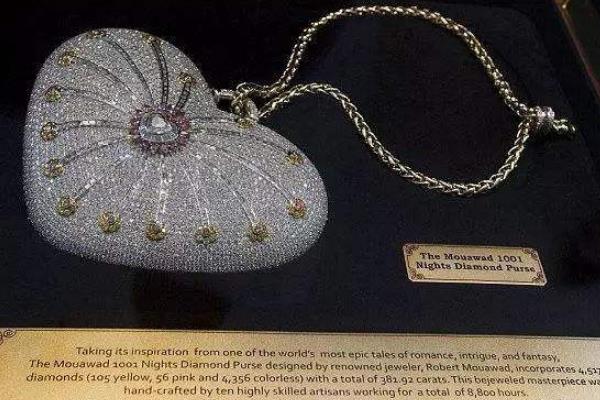 世界上最贵的手袋:价值380万美金(镶嵌4517颗钻石)