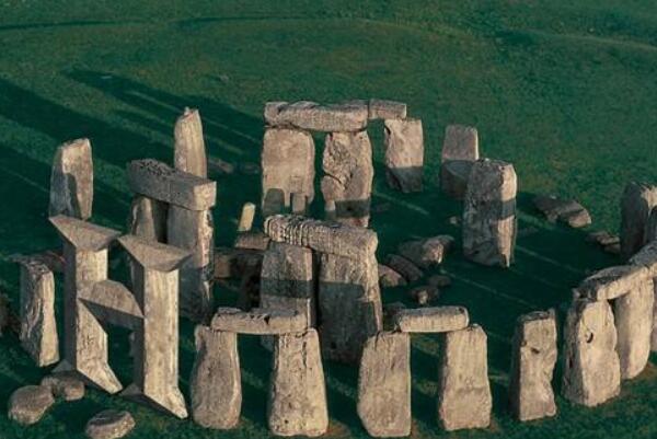 世界上最古老的石块建筑 距今三千多年前的先民已经用石块造屋了