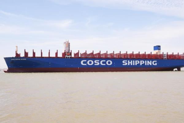 世界上最大的货轮:最多能装2万个集装箱(由中国设计)