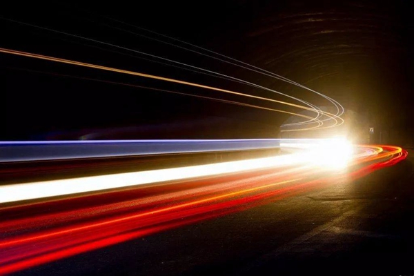 光速是什么单位?光速是时间还是距离，光速是怎么定义