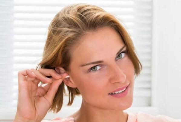 耳屎的作用 能够有效保护外耳道的健康防止细菌滋生