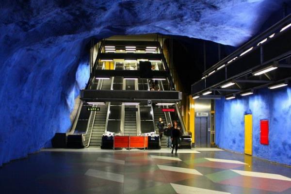 世界上最长的地下艺术长廊:全长108米(拥有一百个站点)