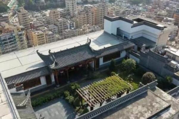 23层高楼上的深圳“空中皇宫”:违规建筑十几平，超奢华
