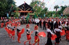 景颇族的传统节日有哪些 中国目瑙纵歌之乡(目瑙节)
