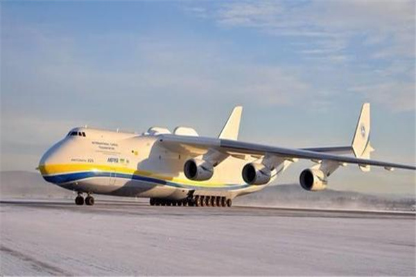 最大飞机能坐3000人吗 可以,安-225运输机容量巨大