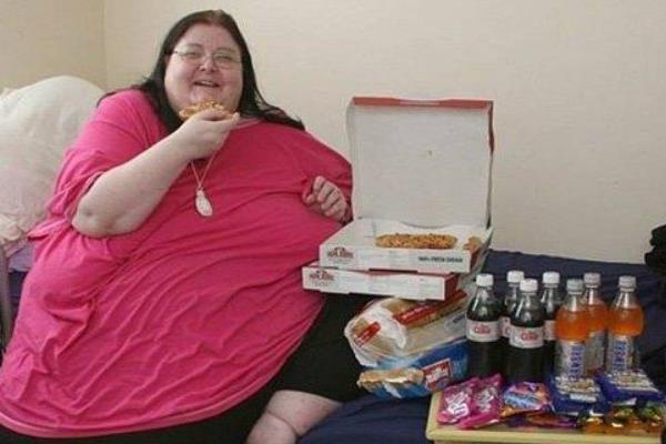罗莎莉·布拉德福德:世界第一胖女人(曾一年增长百斤)