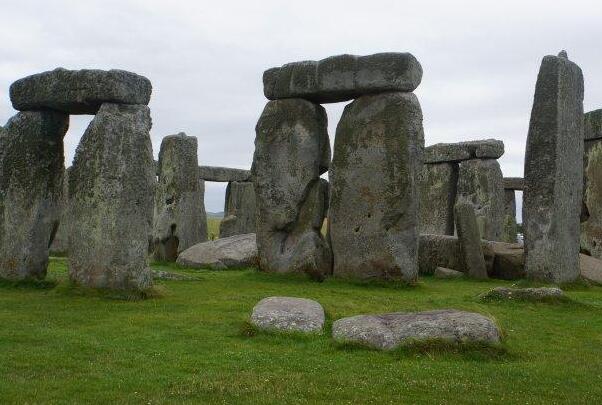 英国巨石阵是什么时期的产物:约公元前2500-1500年