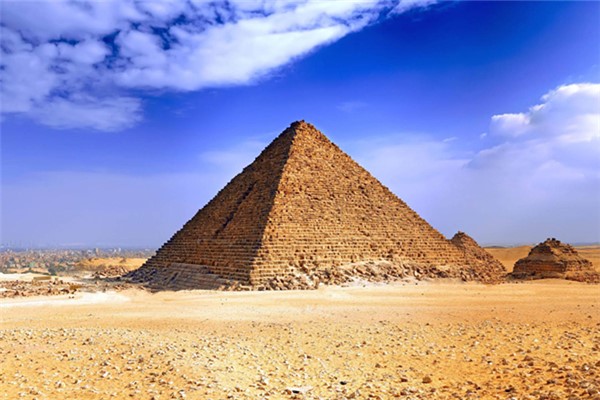 世界上最奇特的建筑：世界八大奇迹之一的埃及金字塔