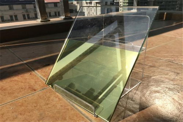 玻璃是谁发明的：埃及人发明（出现于4000多年前）
