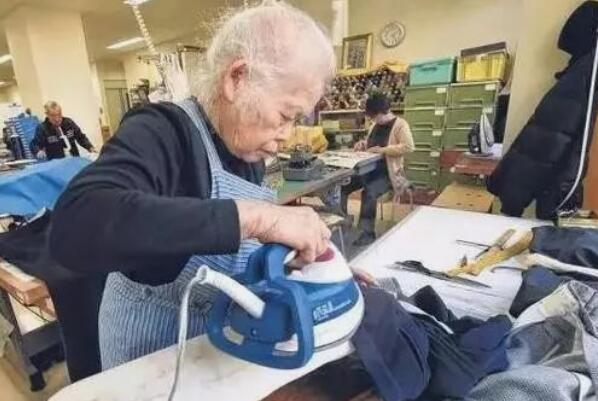 日本老龄化有多严重：70多岁还出来工作(甚至有人去监狱养老)