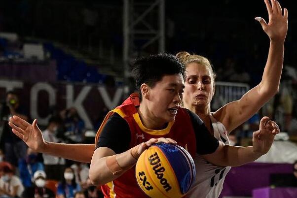 中国三人女篮夺得铜牌：三篮首次进奥运会(16-14击败法国)