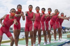 赛艇女子八人单桨有舵手决赛：中国摘得铜牌(创造历史)