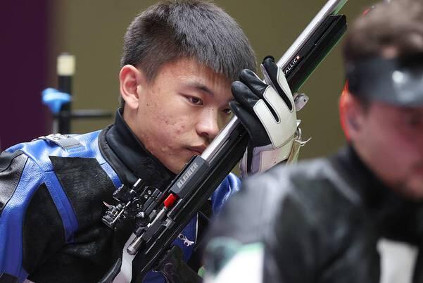 男子50米步枪三姿破世界纪录：张常鸿(中国第27金)