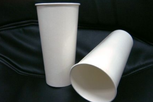 一次性纸杯多少ml：220ml和180ml(一次性纸杯属于哪类垃圾)