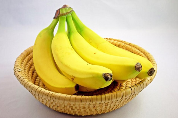 空腹不能吃的水果有哪些：菠萝空腹吃导致胃酸多