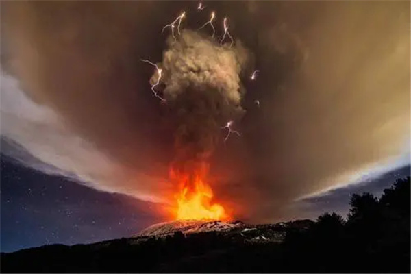 西伯利亚暗色岩事件：一场地球浩劫（火山喷发）