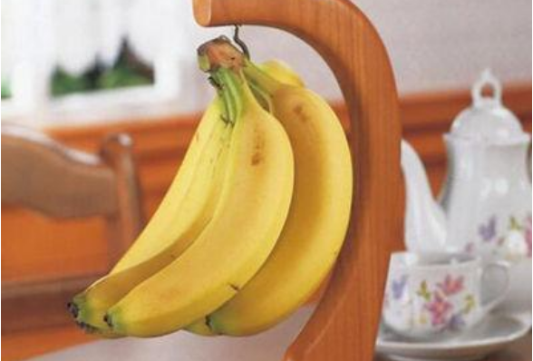 香蕉怎么样保存时间长：洗掉表皮催熟剂(空中悬挂保存)
