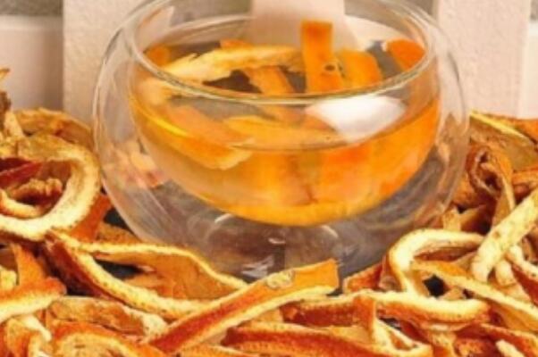 橘子皮泡水喝的功效：提高免疫力(维生素A和维生素C)