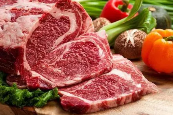 俄罗斯肉便宜的原因：养殖业发达自给自足(蔬菜贵的原因)