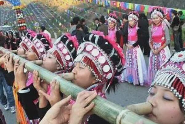 阔时节是哪个民族的节日：傈僳族(相当于汉族的春节)