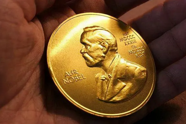 诺贝尔奖陪跑最多的人：加斯顿·拉蒙(30年间被提名115人次)