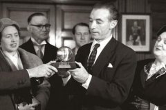 第一个获得金球奖的球员：斯坦利·马休斯(1956年获得)