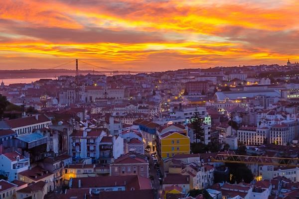 里斯本是哪个国家的?葡萄牙的首都(南欧最大的城市)