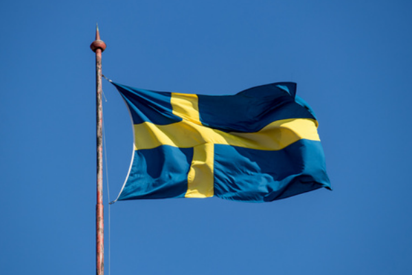 瑞典国旗颜色：蓝色底上黄色十字架(瑞典国歌)
