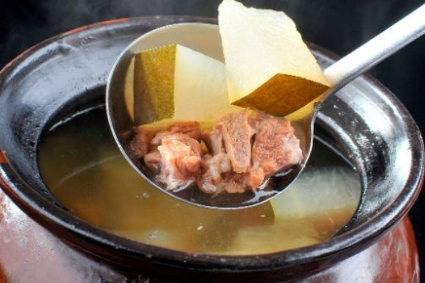 广州喝靓汤文化：与当地气候环境有关(食补药补的效果)