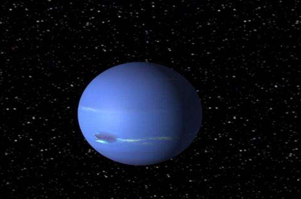 为什么海王星是蓝色的：大气层吸收红橙光(反射蓝紫光)