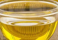 玉米油是色拉油吗 玉米油和色拉油有区别吗