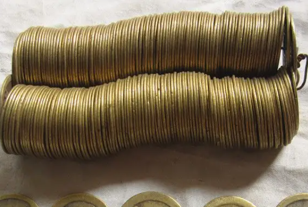一贯钱是多少个铜钱：1000文/770文(朝代间规定钱数不定)