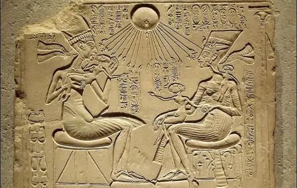 纳芙蒂蒂简介：古埃及最有权势的王后，世界上最美的女人